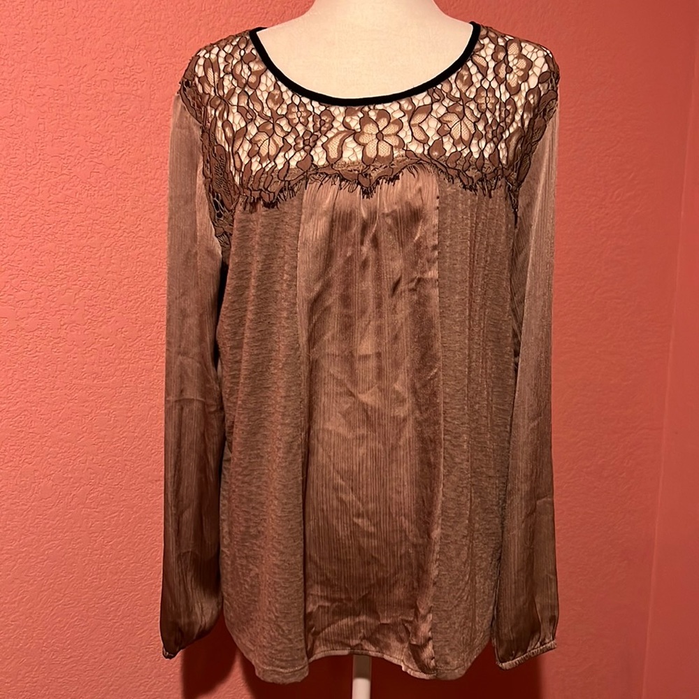 Floral lace blouse